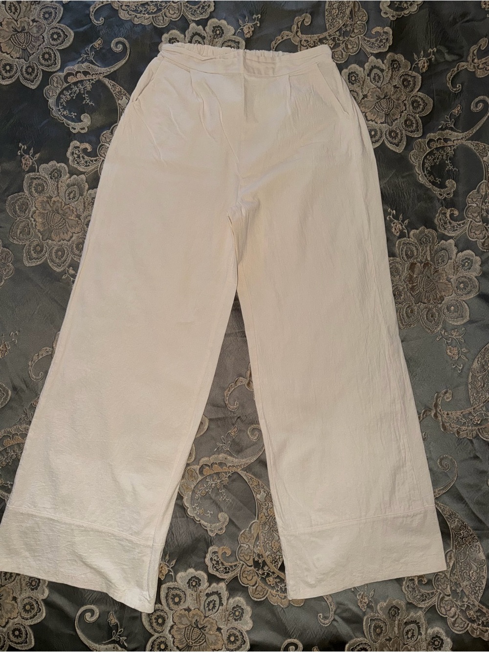 Cream Wide-Leg Pants with Button-Front Vest - Picture 7 of 13